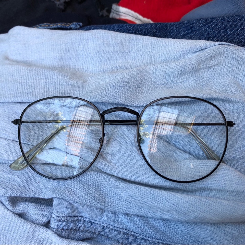 Basic Round Frame Glasses - Picture 2 of 4